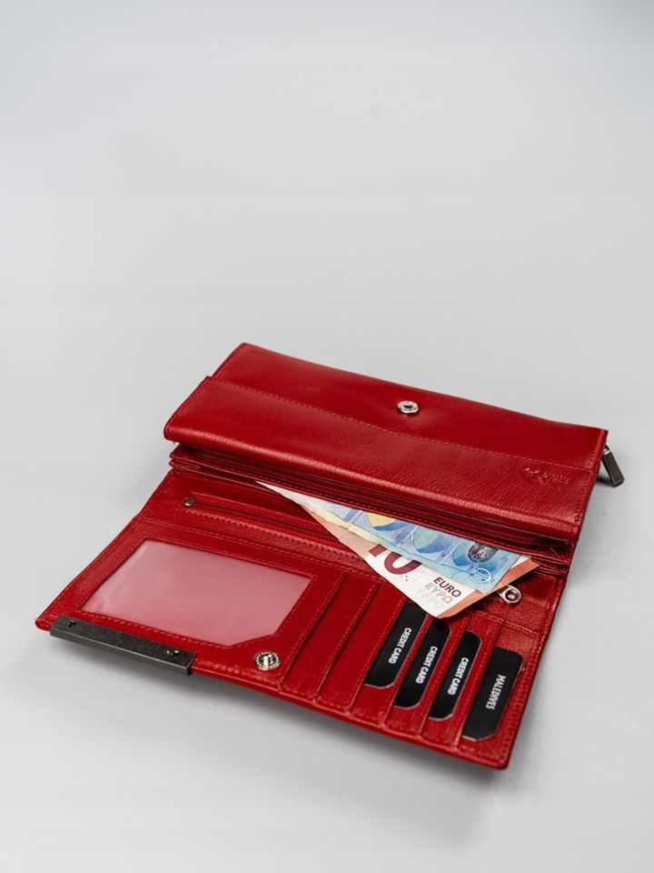 red long wallet